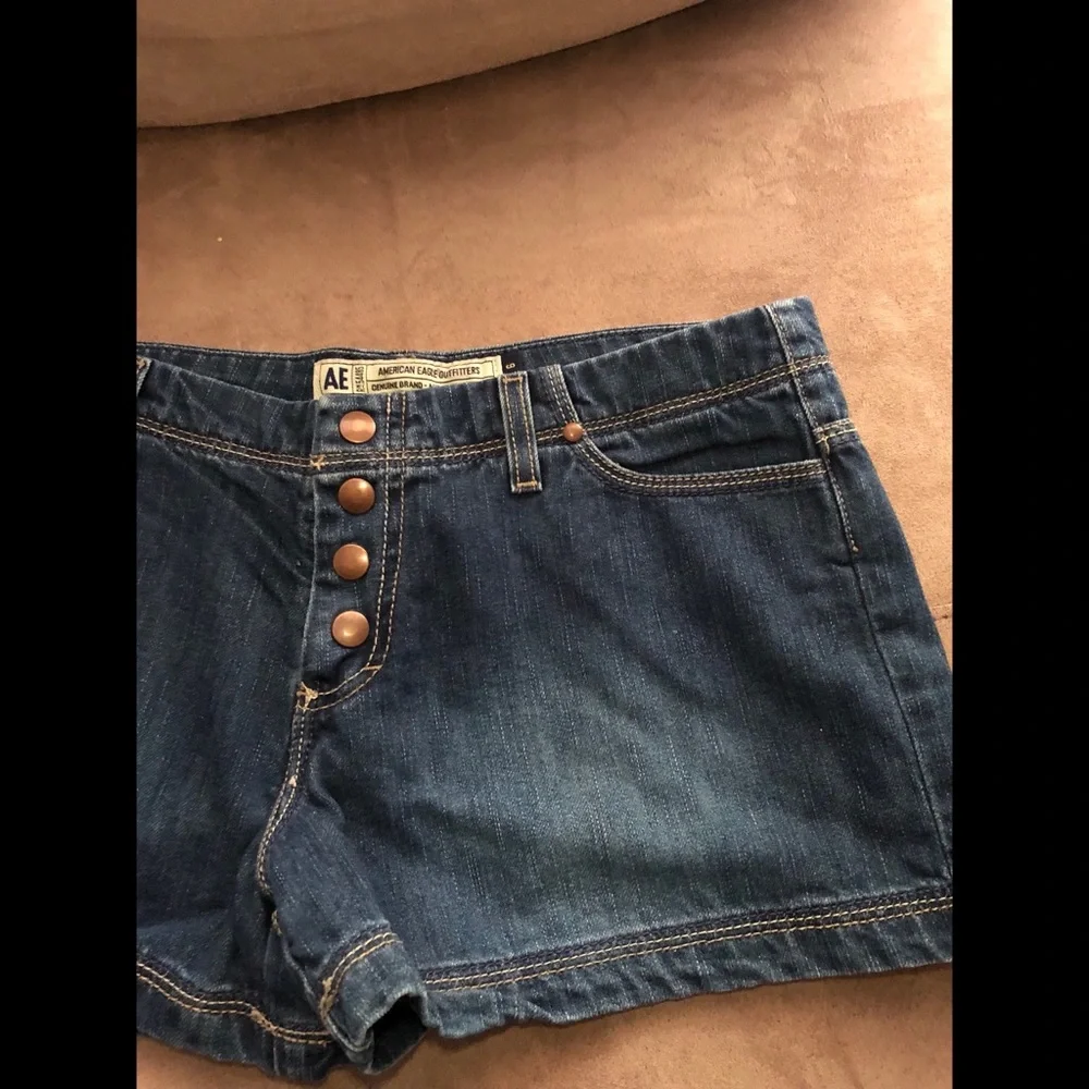 American eagle jean shorts; excellent condition - Picture 2 of 3